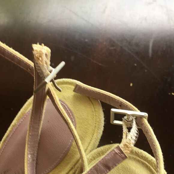 Kenneth Cole Chartreuse suede sequin sandals 9.5 - Picture 4 of 15